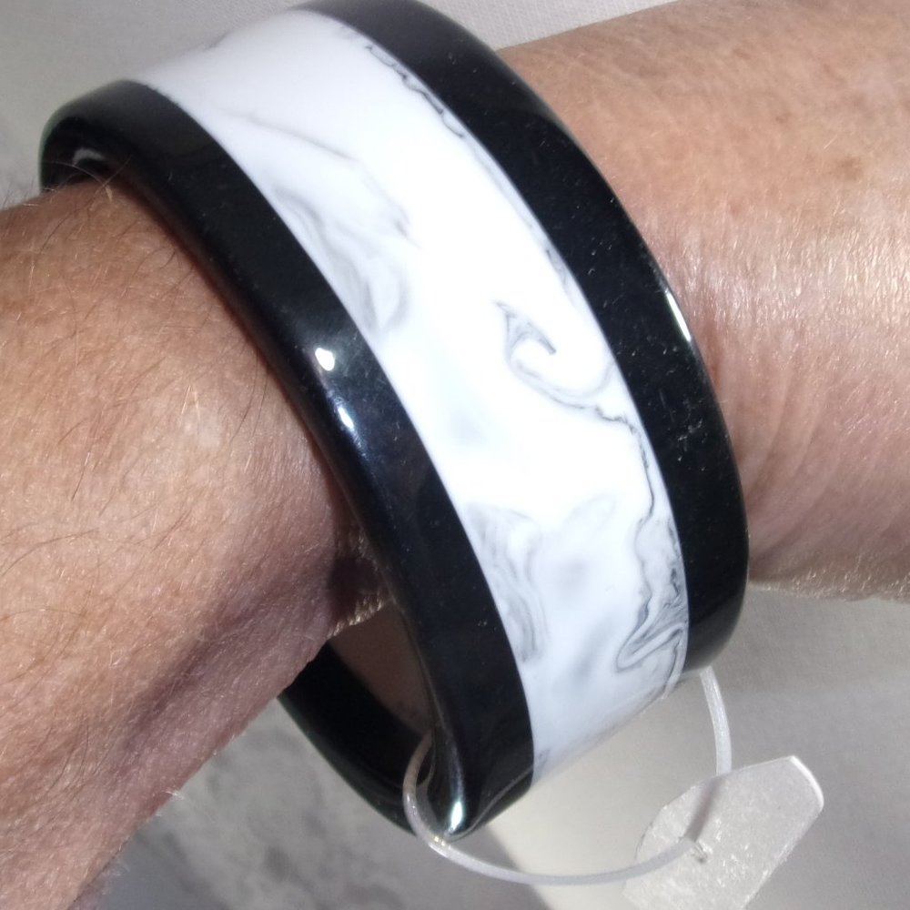 Black & White Bangle Bracelet Plus Size NWOT